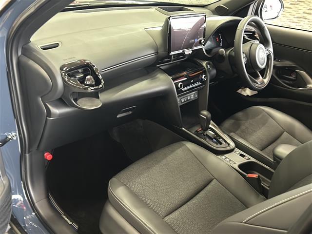 ヤリスクロス Z ウルバーノ 純正ナビ 全方位カメラ 前席シートヒーター ヘッドアップディスプレイ ETC ハーフレザー BSM トヨタセーフティセンス LEDヘッドライト オートハイビーム パワーバックドア ハンドルヒーター(26枚目)