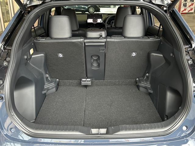 ヤリスクロス Z ウルバーノ 純正ナビ 全方位カメラ 前席シートヒーター ヘッドアップディスプレイ ETC ハーフレザー BSM トヨタセーフティセンス LEDヘッドライト オートハイビーム パワーバックドア ハンドルヒーター(29枚目)