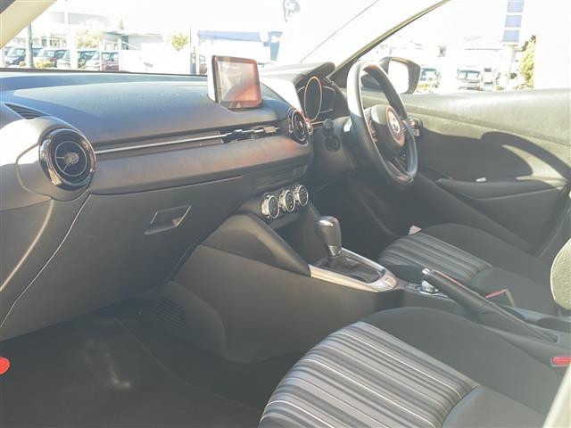 ＭＡＺＤＡ２ １５Ｓ　スマートエディション　純正ナビ　スマートシティブレーキサポート　アラウンドビューモニター　アダプティブＬＥＤヘッドライト　ブラインドスポットビューモニター　フロントパーキングセンサー　ワンオーナー　ＥＴＣ　前後ドラレコ（13枚目）