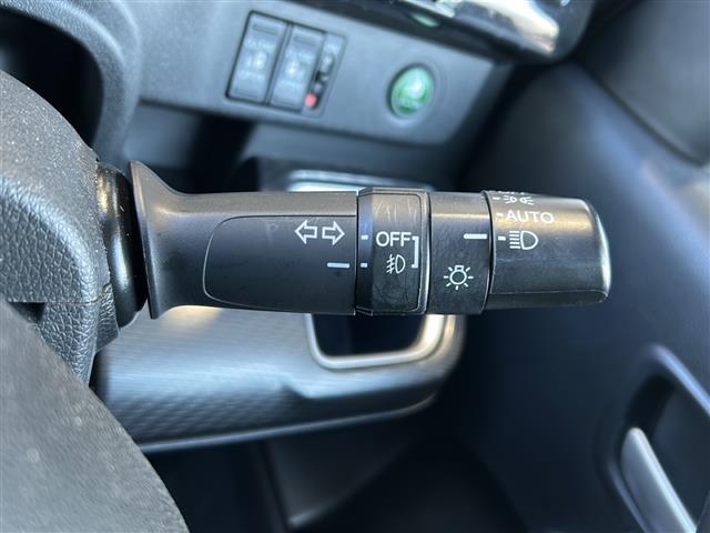 ステップワゴンスパーダ スパーダ・クールスピリット　ホンダセンシング　純正ナビ・両側パワスラ・後席モニター・衝突軽減・レーンキープ・追従クルコン・全方位カメラ・ＥＴＣ・ドラレコ・ハーフレザーシート・シートヒーターＤ／Ｎ席・純正フロアマット・純正アルミホイール（14枚目）