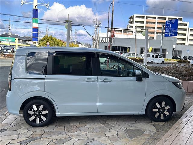 フリード ｅ：ＨＥＶエアー　ＥＸ　純正ナビ　レーダークルーズコントロール　ドライブレコーダー　両側パワースライドドア　ステアリングリモコン　ＥＴＣ　ＢＳＭ　レーンキープアシスト　コーナーセンサー　アラウンドビューモニター　ホールド（37枚目）