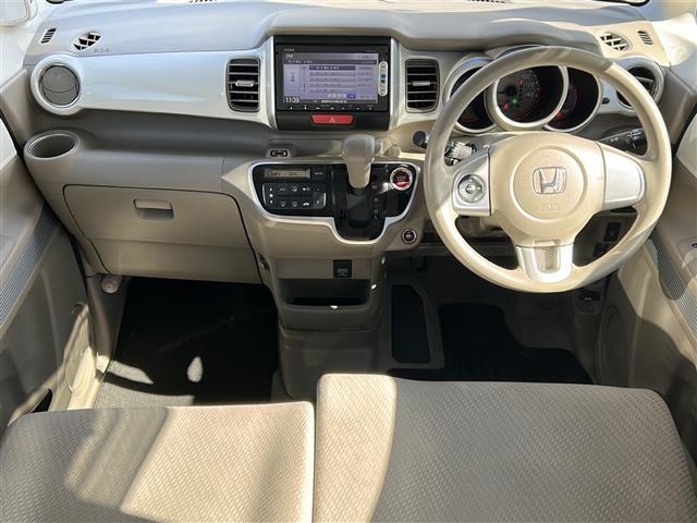 Ｎ－ＢＯＸスラッシュ Ｇ・Ａパッケージ　純正ナビ　ドライブレコーダー　ステアリングリモコン　オートライト　ＥＴＣ　横滑り防止装置　プッシュスタート　スマートキー　スペアキー　バックカメラ　パワーステアリング　パワーウィンド　純正フロアマット（6枚目）