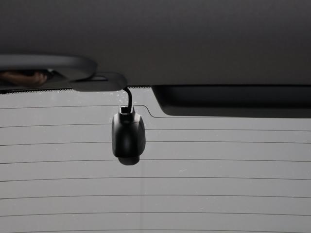 フィット e:HEVリュクス 禁煙車 運転支援機能 衝突軽減ブレーキ LEDヘッドライト 前後ドライブレコーダ先進ライト 障害物センサー 純正9インチナビ バックカメラ Bluetooth接続 ミュージックラック ETC DVD(44枚目)