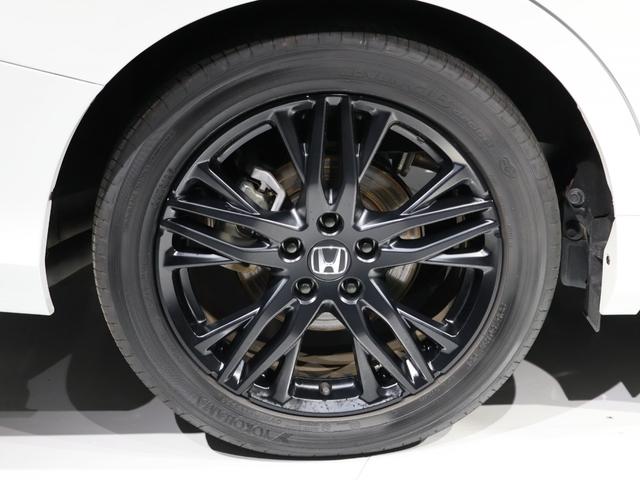 オデッセイハイブリッド e:HEVアブソルート・EXブラックエディション 禁煙車 運転支援機能 衝突軽減ブレーキ スマートキー 15.6インチリア席モニター 11.4インチ純正ナビ パワーテールゲート 両側電動スライドドア LEDヘッドライト マルチビューモニター VSA(18枚目)