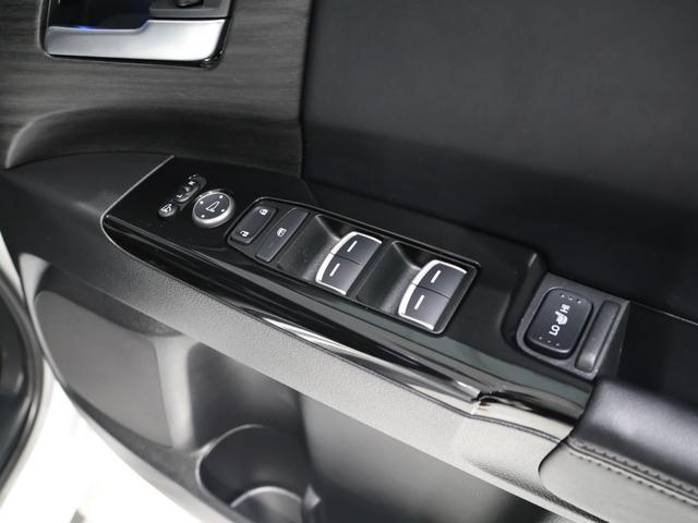 オデッセイハイブリッド e:HEVアブソルート・EXブラックエディション 禁煙車 運転支援機能 衝突軽減ブレーキ スマートキー 15.6インチリア席モニター 11.4インチ純正ナビ パワーテールゲート 両側電動スライドドア LEDヘッドライト マルチビューモニター VSA(24枚目)