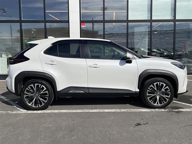 ヤリスクロス ハイブリッドZ フルセグTV/パワーバックドア/全方位カメラ/ビルトインETC/ステアリングヒーター/両席シートヒーター/ドライブレコーダー前後(18枚目)