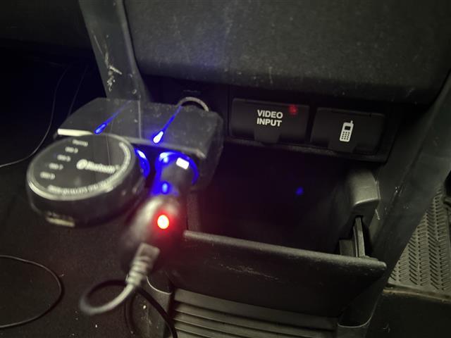 ステップワゴン Ｇ　Ｌ　ＨＤＤナビパッケージ　４ＷＤ　純正ＨＤＤナビ　両側パワースライドドア　ＥＴＣ　ステアリングスイッチ（10枚目）