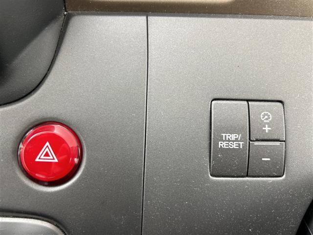 ステップワゴン Ｇ　Ｌ　ＨＤＤナビパッケージ　４ＷＤ　純正ＨＤＤナビ　両側パワースライドドア　ＥＴＣ　ステアリングスイッチ（11枚目）