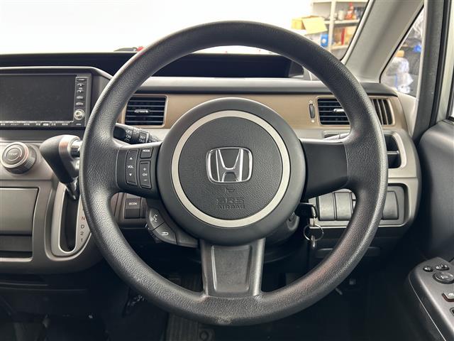 ステップワゴン Ｇ　Ｌ　ＨＤＤナビパッケージ　４ＷＤ　純正ＨＤＤナビ　両側パワースライドドア　ＥＴＣ　ステアリングスイッチ（15枚目）