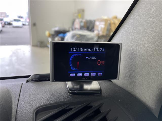 ハイゼットカーゴ デッキバンＧ　・４ＷＤ／スマートアシスト・衝突被害軽減ブレーキ・社外メモリナビ・フルセグＴＶ／ＣＤ／ＤＶＤ／ＳＤ／ｉＰｏｄ／ＵＳＢ・Ｂｌｕｅｔｏｏｔｈ接続・バックカメラ／ＥＴＣ・社外エンジンスターター（8枚目）