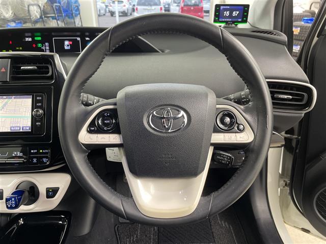 プリウス Ａ　・４ＷＤ／ハイブリット／寒冷地仕様・トヨタセーフティセンス・プリクラッシュセーフティ・レーダークルーズコントロール・純正ディーラーＯＰナビ・ＤＶＤ．ＣＤ．ＳＤ．Ｂｌｕｅｔｏｏｔｈ・フルセグ（5枚目）
