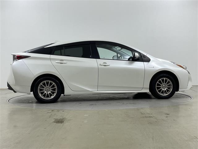 プリウス Ａ　・４ＷＤ／ハイブリット／寒冷地仕様・トヨタセーフティセンス・プリクラッシュセーフティ・レーダークルーズコントロール・純正ディーラーＯＰナビ・ＤＶＤ．ＣＤ．ＳＤ．Ｂｌｕｅｔｏｏｔｈ・フルセグ（31枚目）