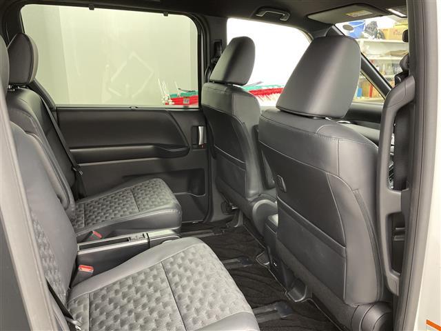 ヴォクシー ハイブリッドS-Z 純正ナビ・・トヨタセーフティサポート・バックカメラ・追従クルーズコントロール・オートライト/LEDヘッドライト・運転席/助手席シートヒーター・EVモード・AC100V・寒冷地仕様・冬タイヤ積込(21枚目)