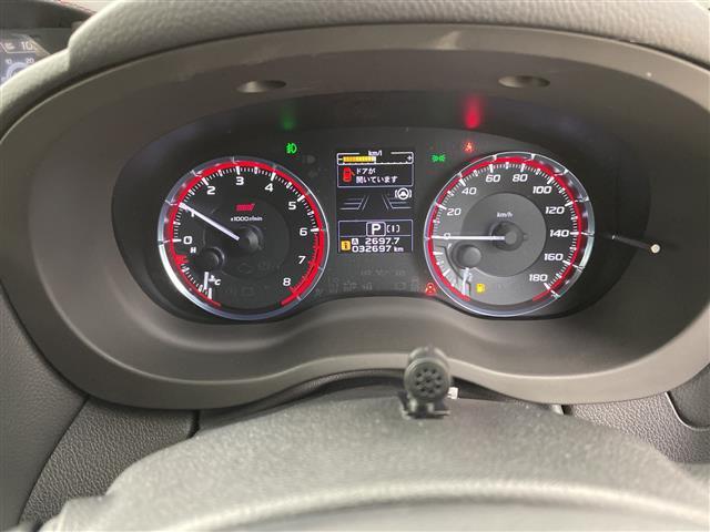 レヴォーグ 1.6STIスポーツアイサイト ・4WD/アイサイト・衝突被害軽減ブレーキ・純正SDナビ・フルセグTV/CD/DVD/BT)・バックカメラ・レーダークルーズコントロール・ブラインドスポットモニタリング・レザーシート・(5枚目)