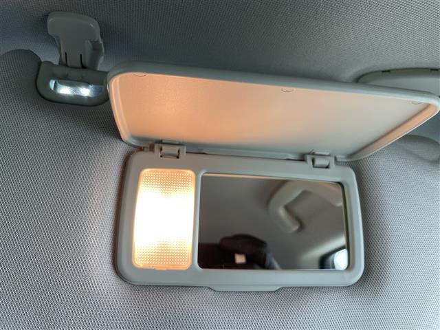 レヴォーグ 1.6STIスポーツアイサイト ・4WD/アイサイト・衝突被害軽減ブレーキ・純正SDナビ・フルセグTV/CD/DVD/BT)・バックカメラ・レーダークルーズコントロール・ブラインドスポットモニタリング・レザーシート・(8枚目)