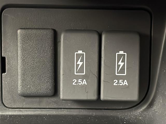 N-BOXカスタム G・Lホンダセンシング 4WD /Honda SENSING・衝突軽減ブレーキ/誤発進抑制機能・後方誤発進抑制機能/路外逸脱抑制機能・アダプティブ・クルーズ・コントロール〉・LKAS〈車線維持支援システム〉・LED(10枚目)