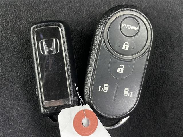 N-BOXカスタム G・Lホンダセンシング 4WD /Honda SENSING・衝突軽減ブレーキ/誤発進抑制機能・後方誤発進抑制機能/路外逸脱抑制機能・アダプティブ・クルーズ・コントロール〉・LKAS〈車線維持支援システム〉・LED(16枚目)