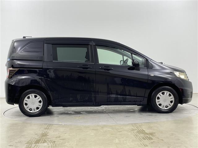 フリードスパイク G ジャストセレクション ・社外ナビ フルセグ/BT/CD/DVD/AUX・バックカメラ・両側パワースライドドア・社外ドライブレコーダー・オートライト・ウォークスルー・ETC・ABS(31枚目)