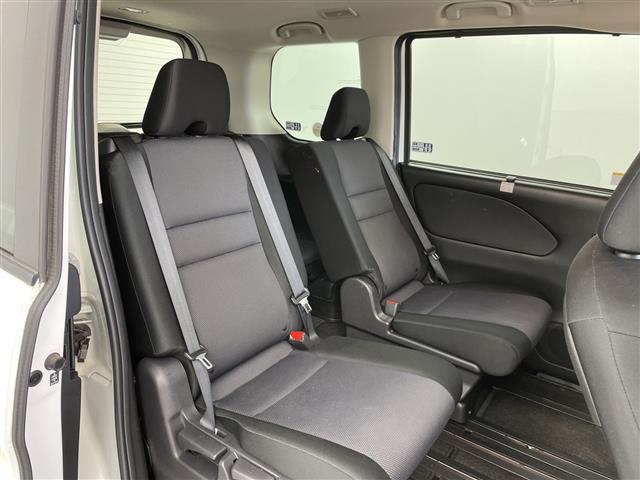 セレナ XV 4WD・社外ナビ・BT/CD/DVD/SD/USB・バックカメラ・両側パワースライドドア・クルーズコントロール・エマージェンシーブレーキ・ブラインドスポットモニター・レーンキープアシスト・ETC(17枚目)