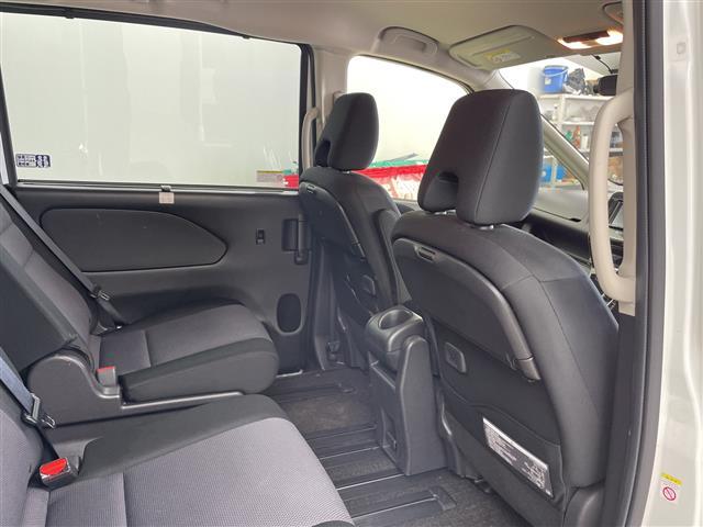 セレナ XV 4WD・社外ナビ・BT/CD/DVD/SD/USB・バックカメラ・両側パワースライドドア・クルーズコントロール・エマージェンシーブレーキ・ブラインドスポットモニター・レーンキープアシスト・ETC(19枚目)