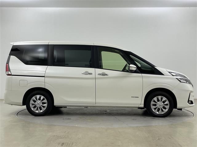 セレナ XV 4WD・社外ナビ・BT/CD/DVD/SD/USB・バックカメラ・両側パワースライドドア・クルーズコントロール・エマージェンシーブレーキ・ブラインドスポットモニター・レーンキープアシスト・ETC(32枚目)