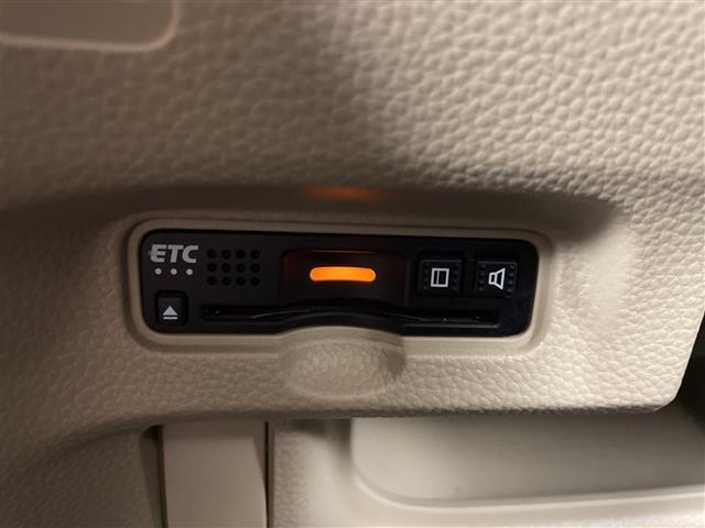 Ｎ－ＢＯＸ Ｇ・Ｌホンダセンシング　・４ＷＤ・社外ナビ　フルセグ／ＢＴ／ＣＤ／ＤＶＤ／ＳＤ／ＨＤＤ・バックカメラ・ホンダセンシング・レーダークルーズコントロール・片側パワースライドドア・シートヒーター・レーンキープアシスト（9枚目）