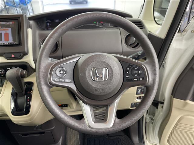 Ｎ－ＢＯＸ Ｇ・Ｌホンダセンシング　・４ＷＤ・社外ナビ　フルセグ／ＢＴ／ＣＤ／ＤＶＤ／ＳＤ／ＨＤＤ・バックカメラ・ホンダセンシング・レーダークルーズコントロール・片側パワースライドドア・シートヒーター・レーンキープアシスト（12枚目）