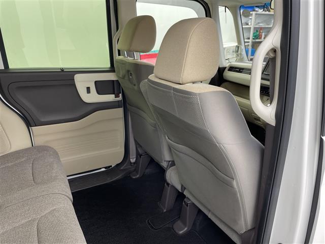 Ｎ－ＢＯＸ Ｇ・Ｌホンダセンシング　・４ＷＤ・社外ナビ　フルセグ／ＢＴ／ＣＤ／ＤＶＤ／ＳＤ／ＨＤＤ・バックカメラ・ホンダセンシング・レーダークルーズコントロール・片側パワースライドドア・シートヒーター・レーンキープアシスト（20枚目）