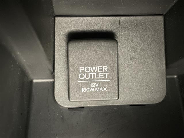 フィット １３Ｇ・Ｆパッケージ　コンフォートエディション　衝突軽減ブレーキ　純正ナビ　ＴＶ　Ｂｌｕｅｔｏｏｔｈ　バックＣ　ワイパーデアイサー　ＥＴＣ　シートヒーター　１５ＡＷ　コーナーセンサー　ヒーター付電格ミラー　スマートキー　純正マット　ＡＡＣ（13枚目）