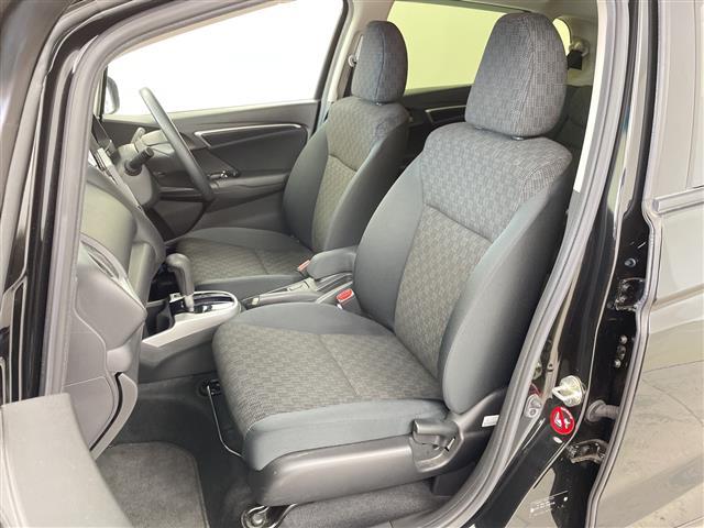 フィット １３Ｇ・Ｆパッケージ　コンフォートエディション　衝突軽減ブレーキ　純正ナビ　ＴＶ　Ｂｌｕｅｔｏｏｔｈ　バックＣ　ワイパーデアイサー　ＥＴＣ　シートヒーター　１５ＡＷ　コーナーセンサー　ヒーター付電格ミラー　スマートキー　純正マット　ＡＡＣ（21枚目）