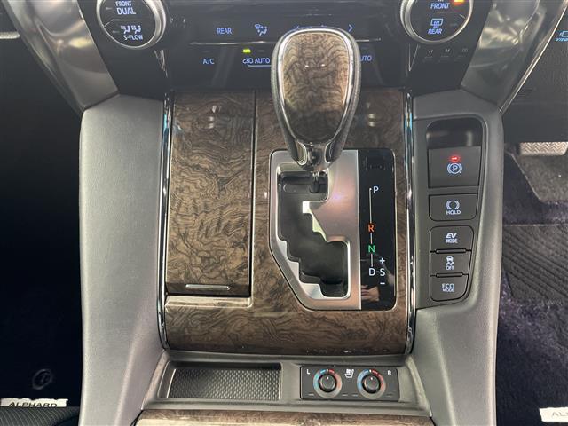 安心の全車保証付き！（※部分保証、国産車は納車後３ヶ月、輸入車は納車後１ヶ月の保証期間となります）。その他長期保証（有償）もご用意しております！※長期保証を付帯できる車両には条件がございます。