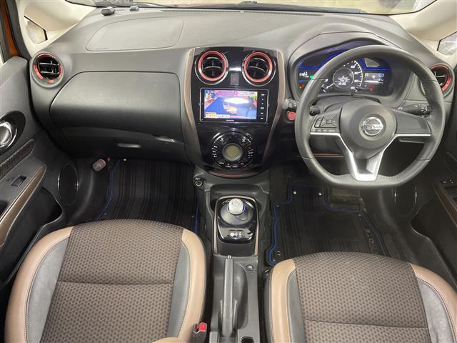 ノート e-パワー メダリスト ・2WD/e-POWR・社外SDナビ (BT/CD/DVD/フルセグTV/MSV)・バックカメラ/全方位カメラ・エマージェンシーブレーキ・ハーフレザーシート・オートライト/LEDライト(42枚目)