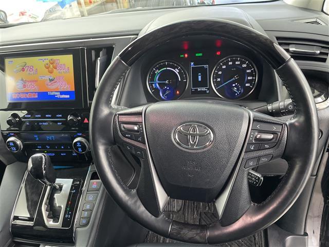 アルファードハイブリッド ＳＲ　Ｃパッケージ　４ＷＤ・トヨタセーフティセンス・レーダークルーズコントロール・純正ナビ・バックカメラ・純正フリップダウンモニター・ＭＴモード付ＡＴ・パワーバックドア・両側パワースライドドア・レザーシート・ＬＥＤライト（15枚目）