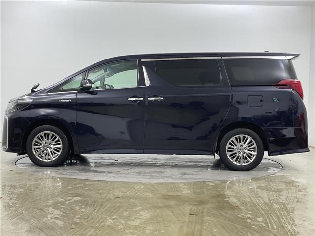 アルファードハイブリッド ＳＲ　Ｃパッケージ　４ＷＤ・トヨタセーフティセンス・レーダークルーズコントロール・純正ナビ・バックカメラ・純正フリップダウンモニター・ＭＴモード付ＡＴ・パワーバックドア・両側パワースライドドア・レザーシート・ＬＥＤライト（33枚目）