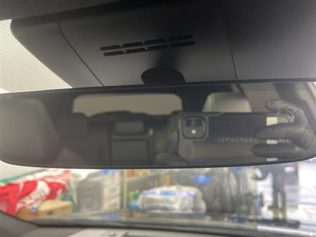 カローラクロス ハイブリッド Z ・4WD・純正ディスプレイオーディオ フルセグ/BT/USB・サンルーフ・ワンオーナー・モデリスタエアロ フロント/サイド・バックカメラ・パワーバックドア・ハーフレザーシート・D席パワ(8枚目)