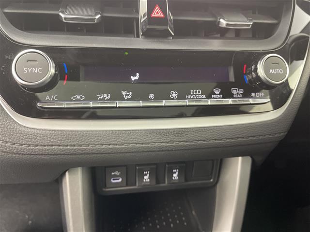 カローラクロス ハイブリッド Z ・4WD・純正ディスプレイオーディオ フルセグ/BT/USB・サンルーフ・ワンオーナー・モデリスタエアロ フロント/サイド・バックカメラ・パワーバックドア・ハーフレザーシート・D席パワ(9枚目)