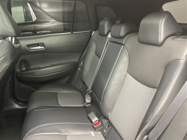 カローラクロス ハイブリッド Z ・4WD・純正ディスプレイオーディオ フルセグ/BT/USB・サンルーフ・ワンオーナー・モデリスタエアロ フロント/サイド・バックカメラ・パワーバックドア・ハーフレザーシート・D席パワ(23枚目)