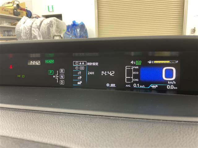 プリウス Ｓ　・４ＷＤ／寒冷地仕様・社外ナビ　　フルセグ／ＢＴ／ＣＤ／ＤＶＤ／ＵＳＢ・バックカメラ・ステアリングスイッチ・ＬＥＤオートライト・プッシュスタート・スマートキー×２・社外ＥＴＣ（6枚目）