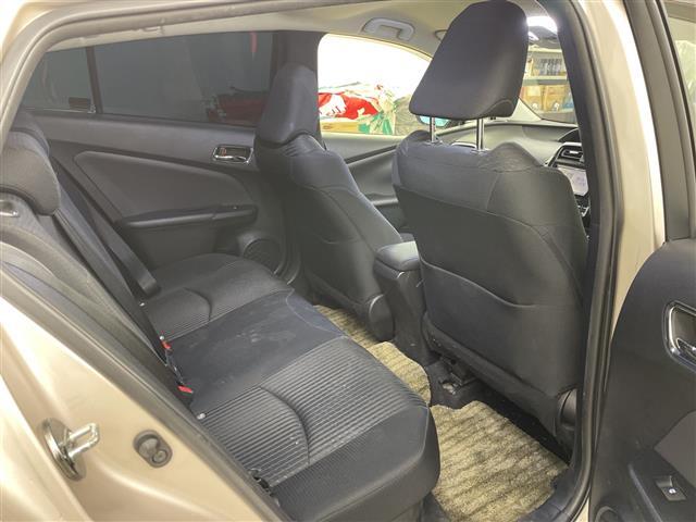 プリウス Ｓ　・４ＷＤ／寒冷地仕様・社外ナビ　　フルセグ／ＢＴ／ＣＤ／ＤＶＤ／ＵＳＢ・バックカメラ・ステアリングスイッチ・ＬＥＤオートライト・プッシュスタート・スマートキー×２・社外ＥＴＣ（21枚目）