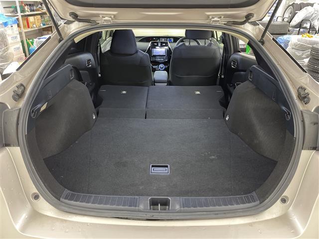 プリウス Ｓ　・４ＷＤ／寒冷地仕様・社外ナビ　　フルセグ／ＢＴ／ＣＤ／ＤＶＤ／ＵＳＢ・バックカメラ・ステアリングスイッチ・ＬＥＤオートライト・プッシュスタート・スマートキー×２・社外ＥＴＣ（28枚目）