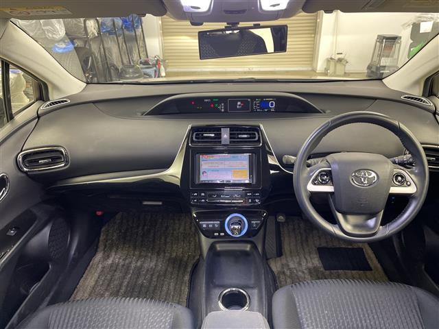 プリウス Ｓ　・４ＷＤ／寒冷地仕様・社外ナビ　　フルセグ／ＢＴ／ＣＤ／ＤＶＤ／ＵＳＢ・バックカメラ・ステアリングスイッチ・ＬＥＤオートライト・プッシュスタート・スマートキー×２・社外ＥＴＣ（40枚目）