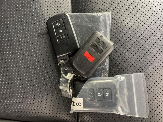 ハリアーハイブリッド プログレス　メタル　アンド　レザーパッケージ　４ＷＤ　／寒冷地仕様／　ＪＢＬ　／純正ＳＤナビ　／トヨタセーフティーセンス　／プリクラッシュセーフティー　／レーダークルーズコントロール　パワーバックドア　パノラミックビューモニター　オートハイビーム（12枚目）