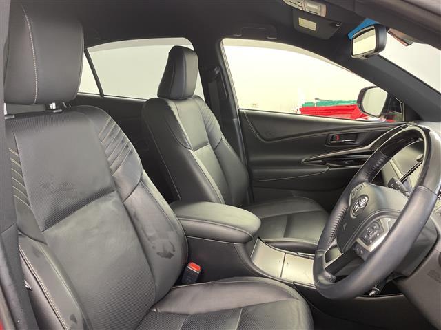 ハリアーハイブリッド プログレス　メタル　アンド　レザーパッケージ　４ＷＤ　／寒冷地仕様／　ＪＢＬ　／純正ＳＤナビ　／トヨタセーフティーセンス　／プリクラッシュセーフティー　／レーダークルーズコントロール　パワーバックドア　パノラミックビューモニター　オートハイビーム（18枚目）