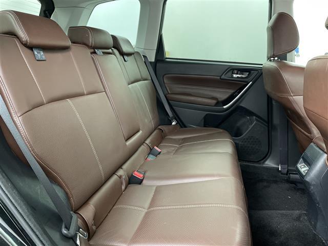 フォレスター ２．０ＸＴ　アイサイト　ブラウンレザーセレクション　・４ＷＤ・社外ナビ　フルセグ／ＣＤ／ＤＶＤ／ＢＴ／ＳＤ・バックカメラ・レーダークルーズコントロール・ブラインドスポットモニター・レザーシート／シートヒーター・パワーシート／シートポジション（24枚目）