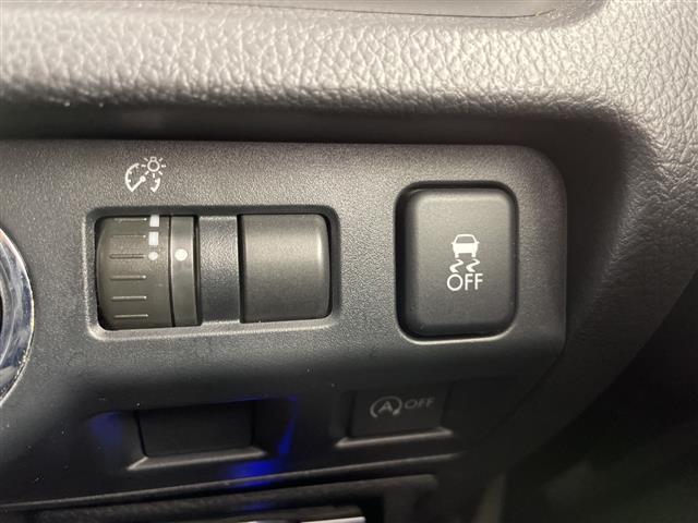 ＸＶ ２．０ｉ－Ｌ　アイサイト　ナビ【ＴＶ／ＢＴ／ＦＭ】　社外エアロ　社外マフラー　アイドリンストップ　クルーズコントロール　Ｄ席パワーシート　ＥＴＣ　革巻きステアリング　ＨＩＤヘッドライト　オートライト　パドルシフト　スマートキー（12枚目）