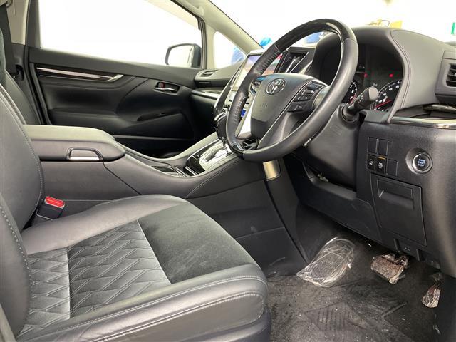 アルファード ２．５Ｓ　Ｃパッケージ　・４ＷＤ・ＡＬＰＩＮＥナビ　ＢＴ／ＣＤ／ＤＶＤ／ＳＤ／フルセグ・バックカメラ・モデリスタエアロ・フリップダウンモニター・両側パワースライドドア・レーダークルーズコントロール・パワーバック（18枚目）