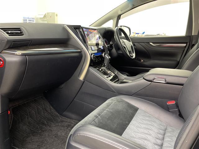 アルファード ２．５Ｓ　Ｃパッケージ　・４ＷＤ・ＡＬＰＩＮＥナビ　ＢＴ／ＣＤ／ＤＶＤ／ＳＤ／フルセグ・バックカメラ・モデリスタエアロ・フリップダウンモニター・両側パワースライドドア・レーダークルーズコントロール・パワーバック（21枚目）