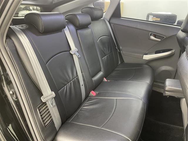 プリウス Ｓ　・社外ナビ　　ＣＤ／ＤＶＤ／フルセグ／ＡＵＸ・寒冷地仕様・バックカメラ・社外前方ドライブレコーダー・オートライト・ＥＴＣ・ワイパーデアイサー・電動格納ミラー／ウィンカーミラー・ヘッドラ（23枚目）