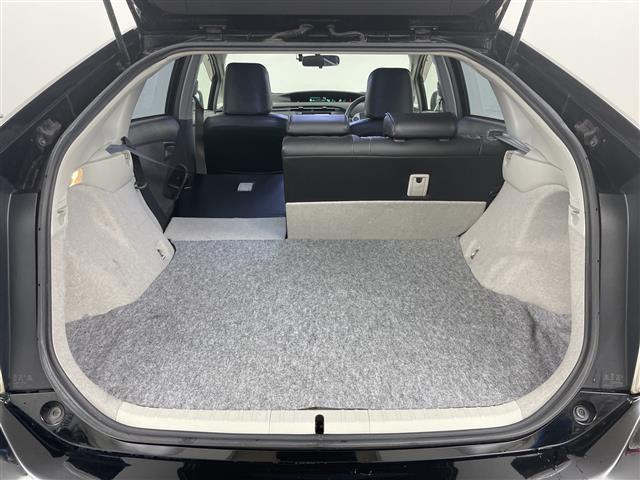 プリウス Ｓ　・社外ナビ　　ＣＤ／ＤＶＤ／フルセグ／ＡＵＸ・寒冷地仕様・バックカメラ・社外前方ドライブレコーダー・オートライト・ＥＴＣ・ワイパーデアイサー・電動格納ミラー／ウィンカーミラー・ヘッドラ（24枚目）