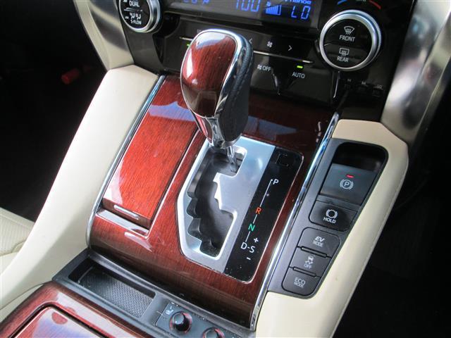 ヴェルファイアハイブリッド Ｖ　Ｌエディション　１オナ　メーカーナビ　後席モニター（8枚目）